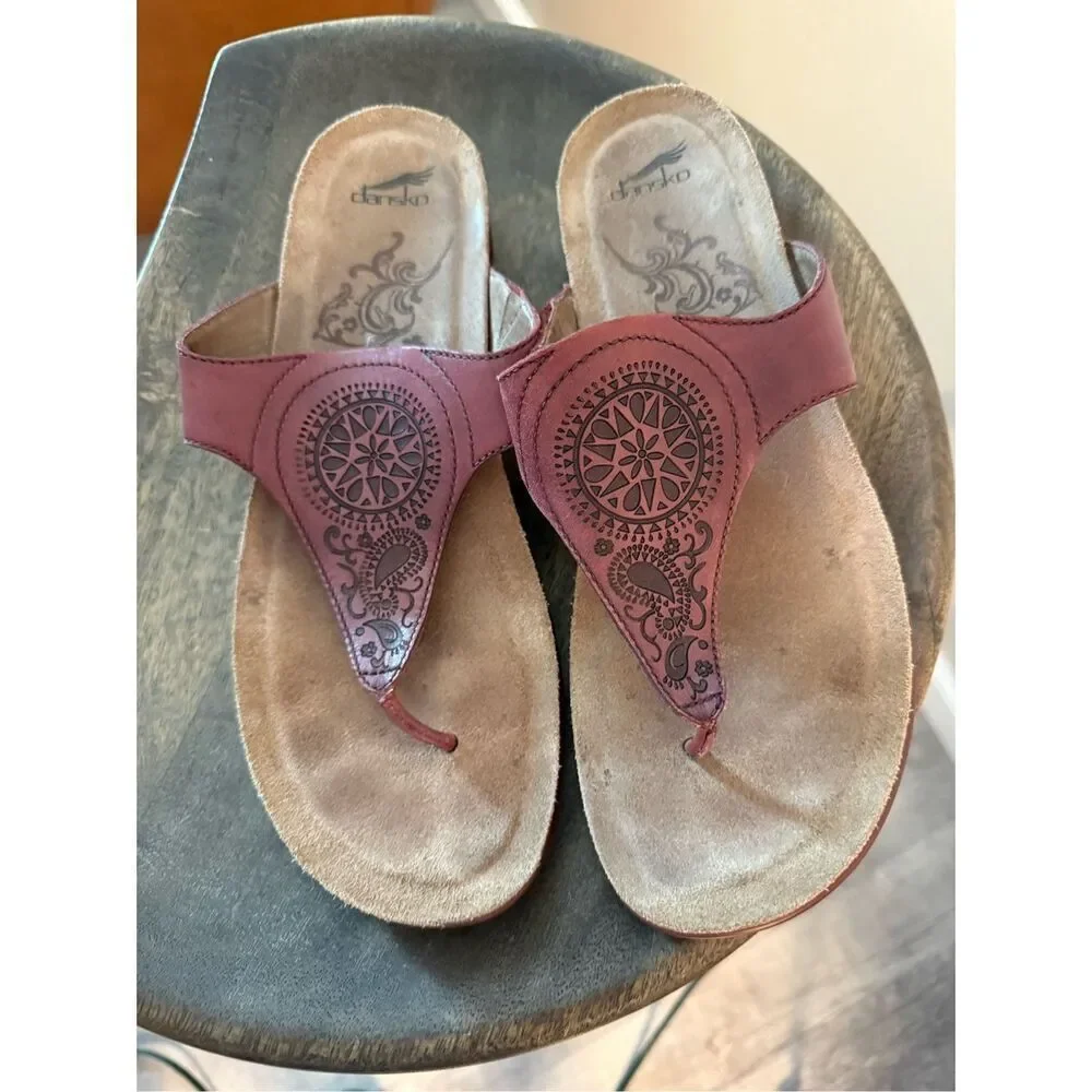 Dansko Priya Tooled Leather Sandals in Wine sz 50 or US 9 EUC